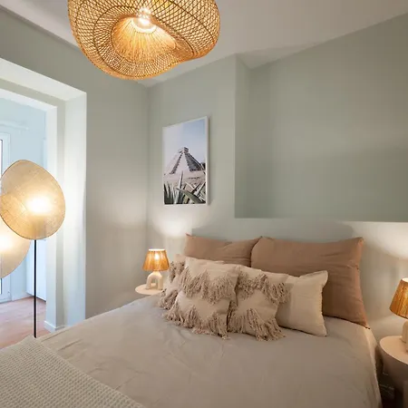 Cozy Flat With Terrace 리스본